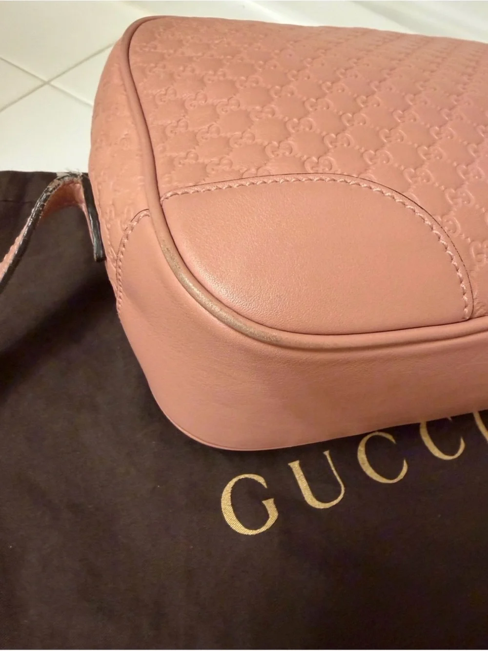 Set Gucci Blush Pink Guccissima  Leather High-Top Sneakers and Crossbody Bag